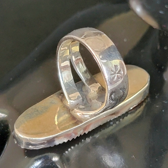 NATIVE AMERICAN STERLING BRIGHT SPINEY OYSTER RING, Size 7, Tight - Picture 10 of 12